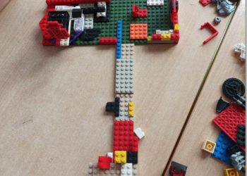 Powiększ zdjęcie: Emocje przedstawione za pomocą klocków LEGO.