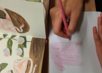 Powiększ zdjęcie: Przygotowania do makiety "Nasz świat z bohaterem książki w roli głównej".