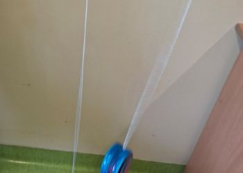 Powiększ zdjęcie: Obserwacja przemiany energii potencjalnej w kinetyczną i odwrotnie – z wykorzystaniem zabawek jo-jo.