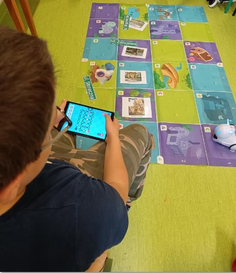 Projektowanie wirtualnego spaceru po Jaworzu z robotem Photon - ulicy Słonecznej, Zdrojowej i Wapienckiej.