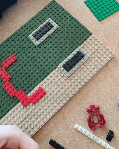 Emocje przedstawione za pomocą klocków LEGO.